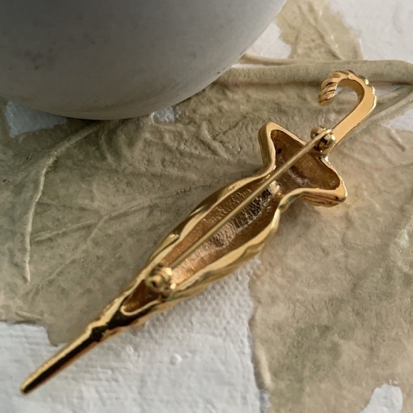 GOLD Tone Umbrella Brooch With Crystals - Picture 5 of 8